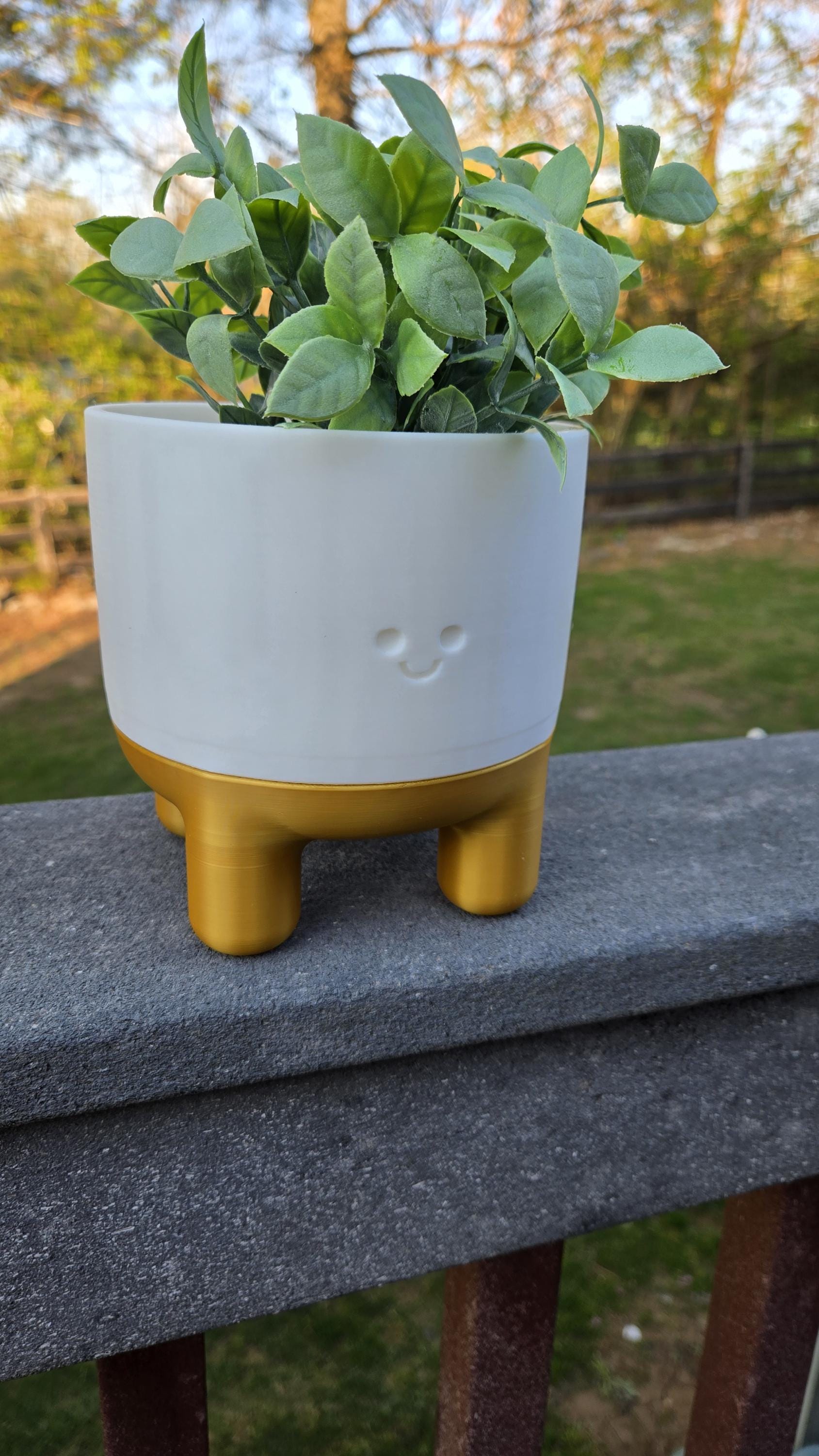 Happy "Melo" Planter with drainage