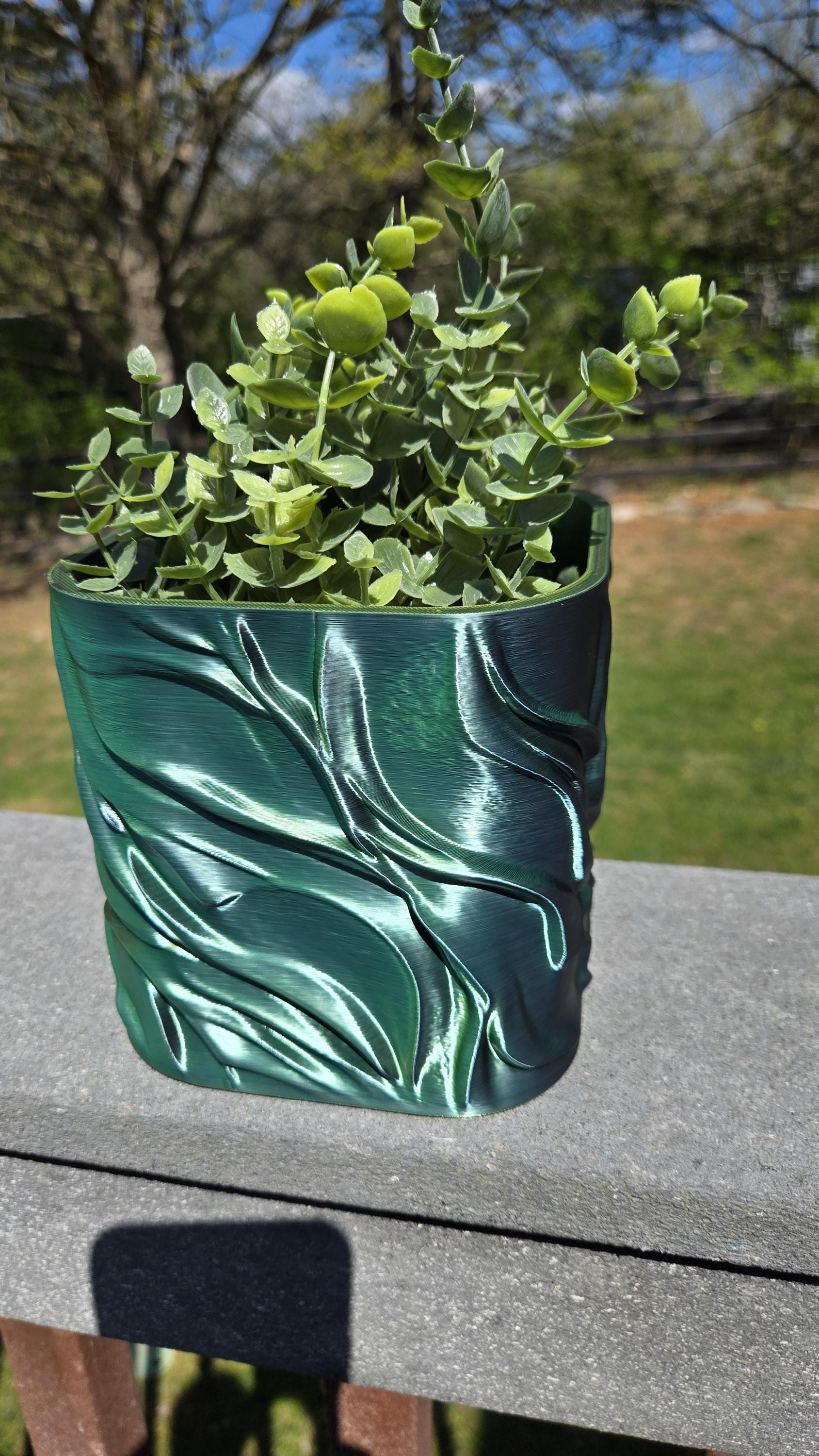 Zephyra Planter Pot