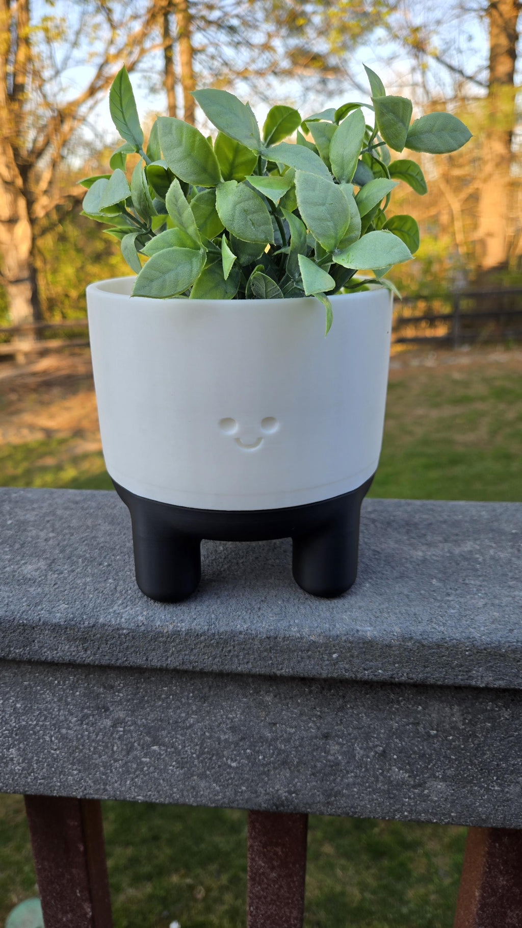 Happy "Melo" Planter with drainage