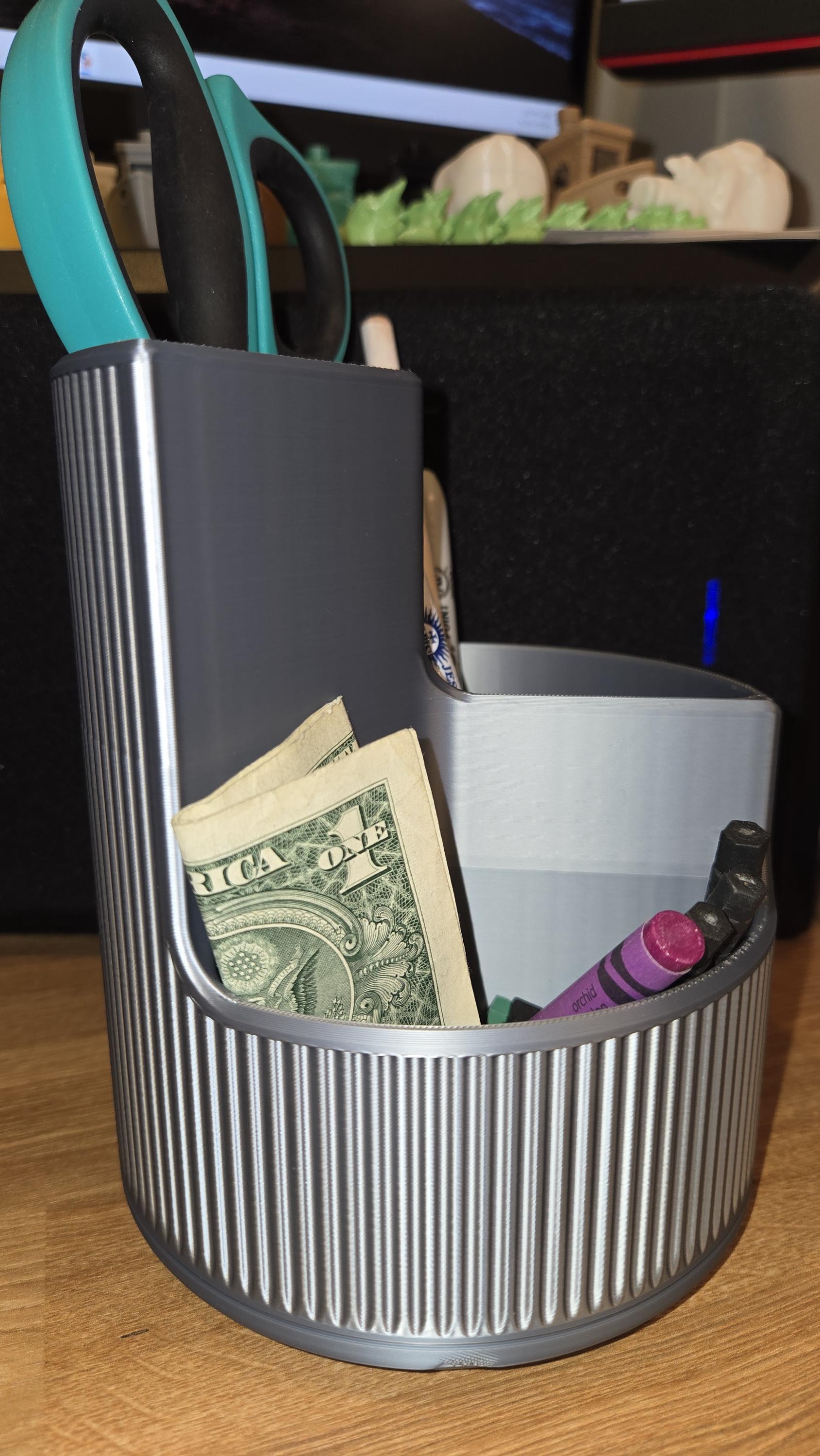 Duova Circo – Rounded Organizer for Desk or Vanity